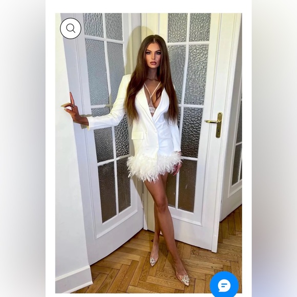 Feathered white blazer dress 🤍 - Picture 6 of 8